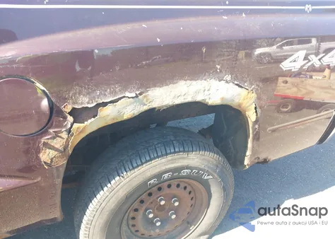 2005 Dodge Dakota Slt z USA, uszkodzony, nr VIN 1D7HW48N75S338747